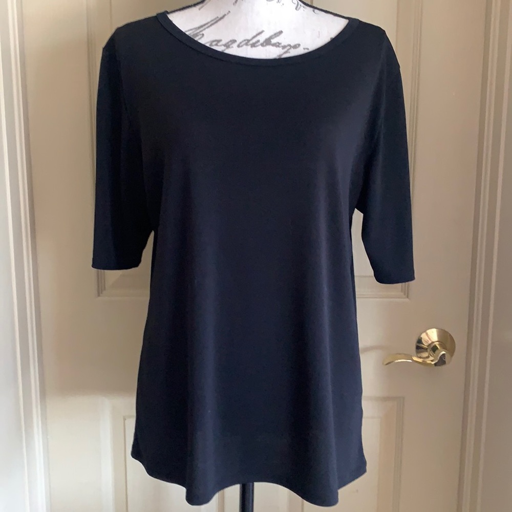EUC LuLaRoe Gigi Top Noir Collection